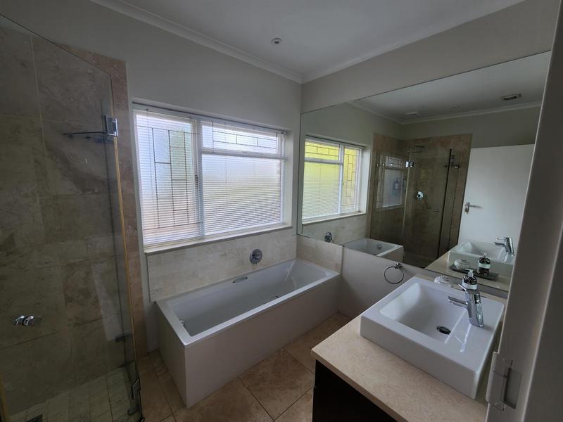 4 Bedroom Property for Sale in Panorama Western Cape